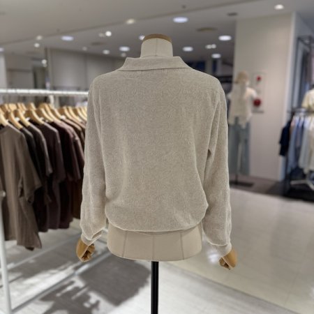 오픈 포인트 카라 긴팔 니트