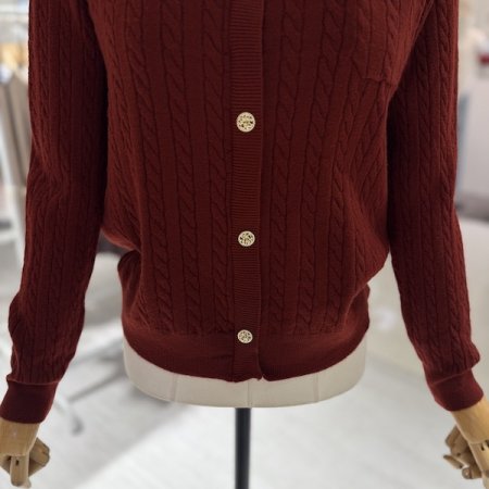 M버튼 페이크 가디건 니트