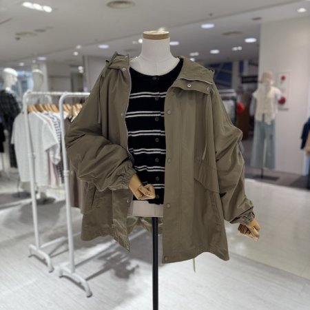 A라인 후드 뒷절개 점퍼