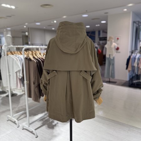 A라인 후드 뒷절개 점퍼