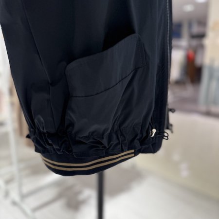 언더 뒷주름 점퍼