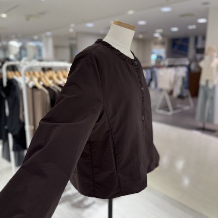 노카라 프릴 코팅 자켓