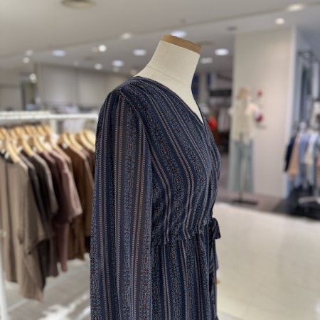 브이넥 긴데코 원피스