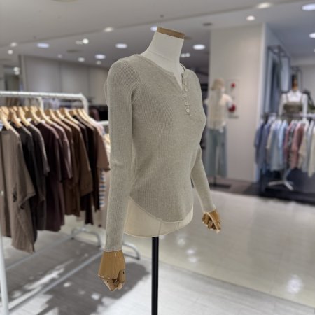 단추 골지 라운드 니트