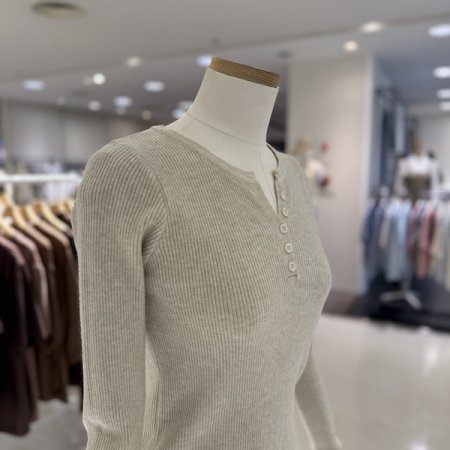 단추 골지 라운드 니트