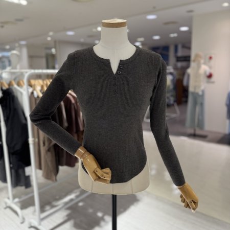 단추 골지 라운드 니트