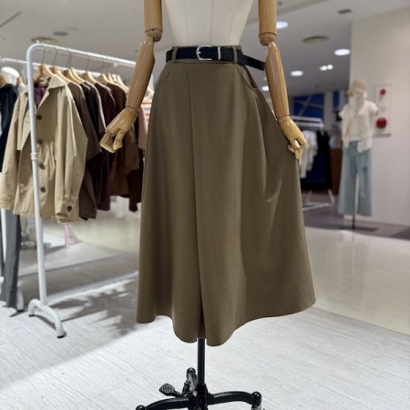 절개 벨트 스커트