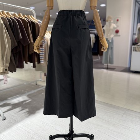 단추 핀턱 와이드 팬츠