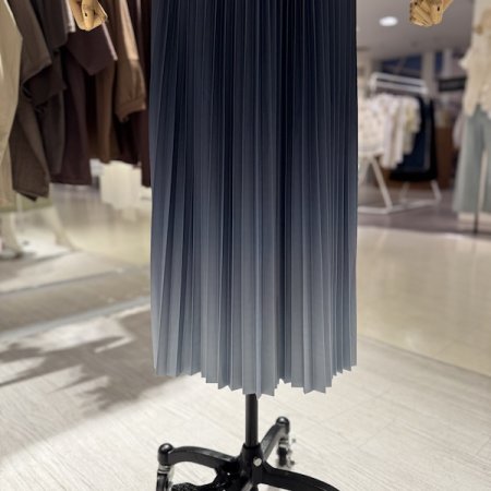 그라데이션 주름 스커트