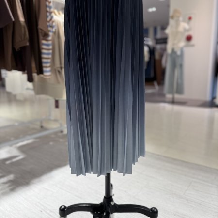 그라데이션 주름 스커트