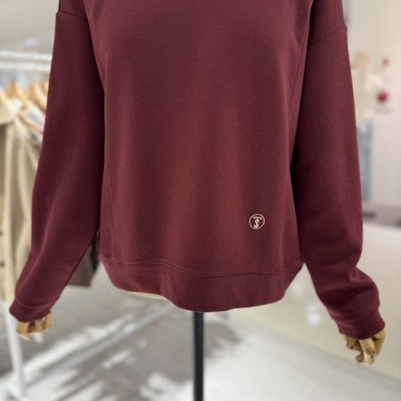 라운드 사이즈 절개 티셔츠