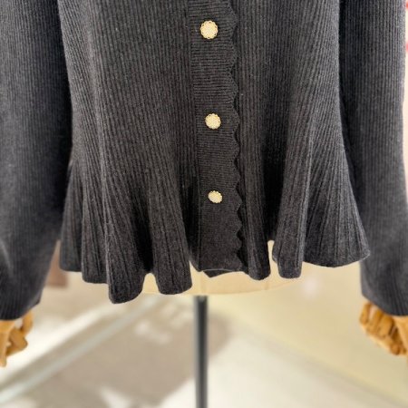 나풀 큐빅 니트