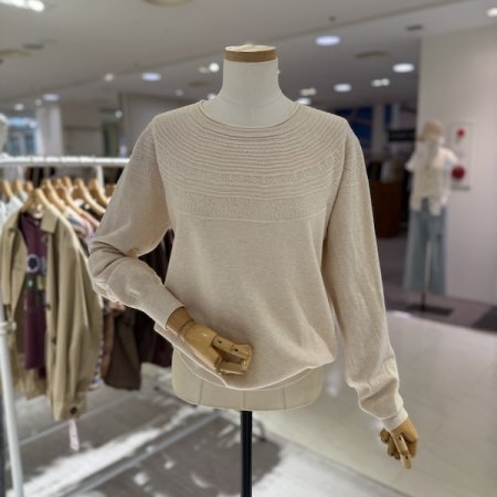 유니크 펀칭 짜임 라운드 니트