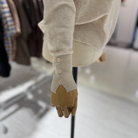 카라 하트 찡 니트