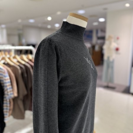 하트 핫픽스 반폴라 니트