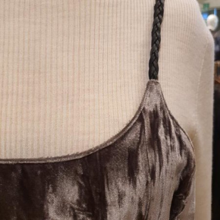 양가죽끈 벨벳 원피스