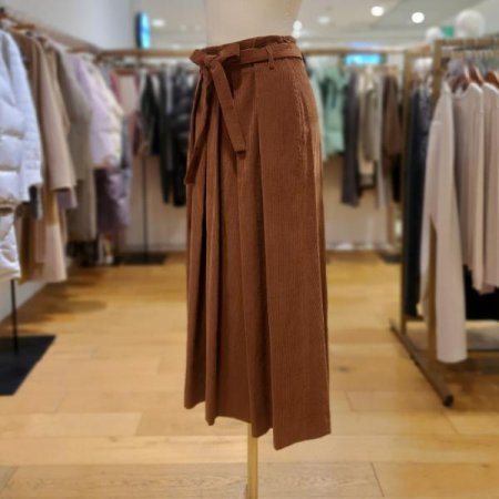 핀턱 코듀로이 스커트