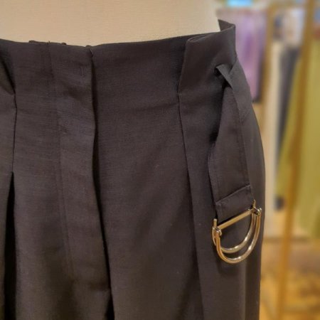 벨티드 핀턱 와이드팬츠