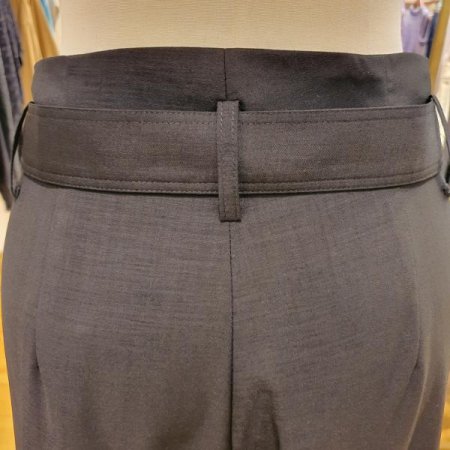 벨티드 핀턱 와이드팬츠