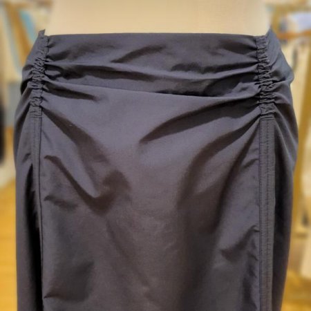 셔링 디테일 A라인 스커트