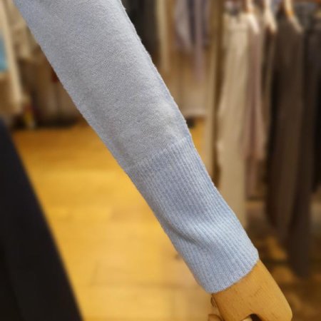 비비드 라운드 슬림핏 가디건