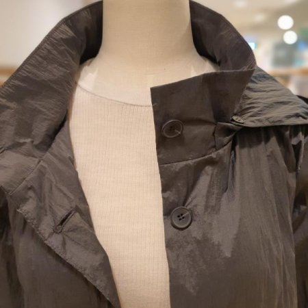 벨티드 후드 바람막이 점퍼