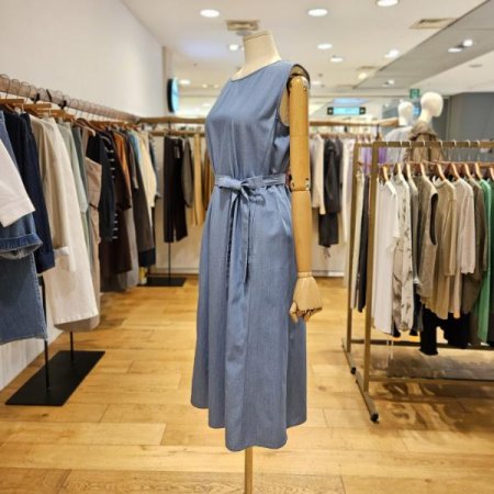 민소매 벨티드원피스