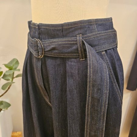벨티트 핀턱 와이드팬츠