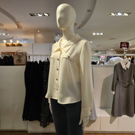 금장단추크롭블라우스