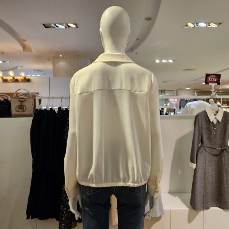 금장단추크롭블라우스