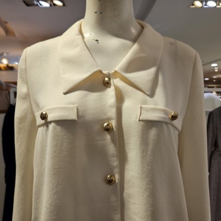 금장단추크롭블라우스