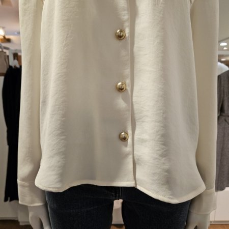 금장단추크롭블라우스