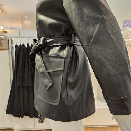 벨티드중기장레더자켓