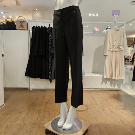 벨트고리장식일자슬랙스