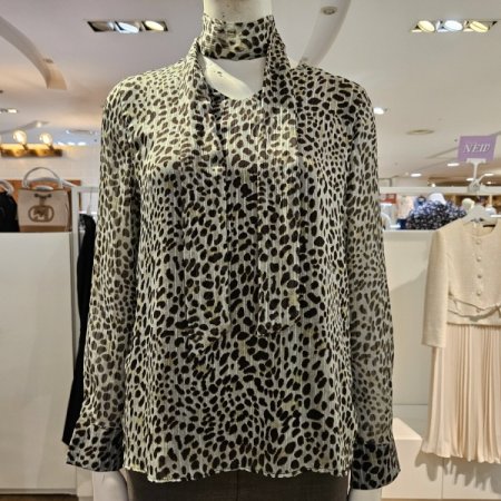 제천타이호피블라우스