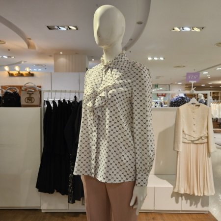 하이넥러플패턴블라우스