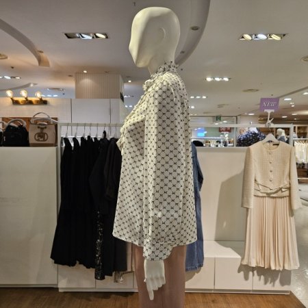 하이넥러플패턴블라우스