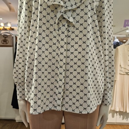 하이넥러플패턴블라우스