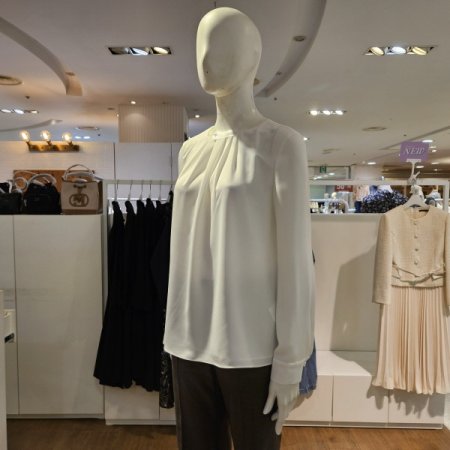 넥턱포인트기본블라우스