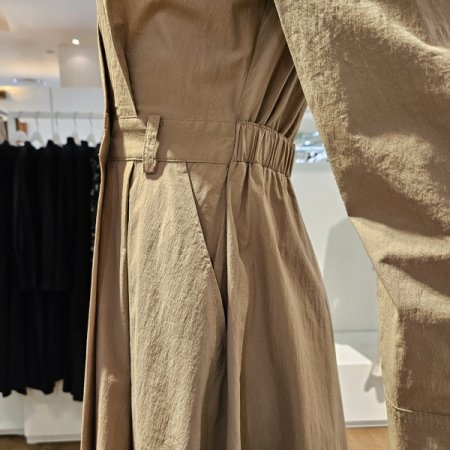 플레어뒷밴딩원피스