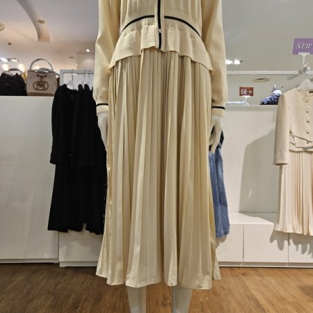 이든플리츠니트원피스