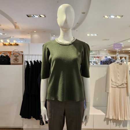 넥진주반팔니트