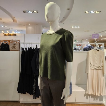 넥진주반팔니트