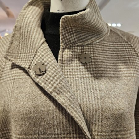 체크솔리드중기장코트