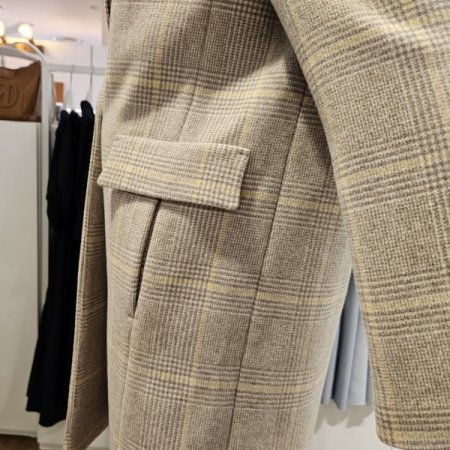 핀체크중기장코트