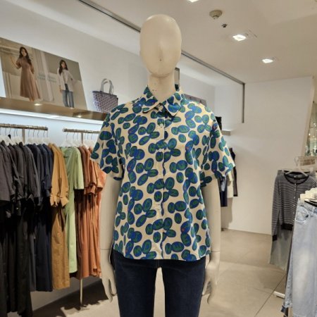 프린트카라블라우스