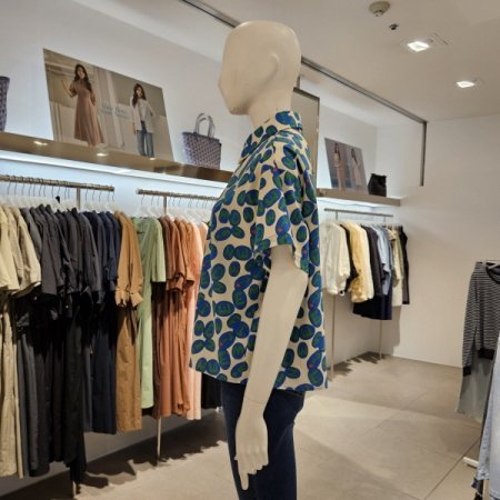 프린트카라블라우스