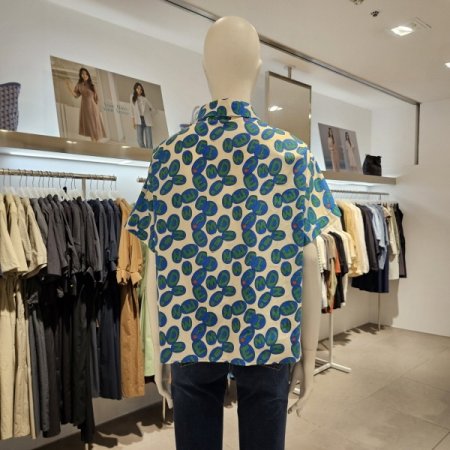 프린트카라블라우스