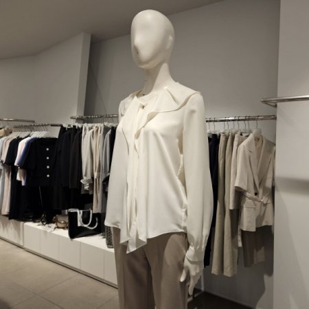 프릴디테일블라우스