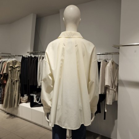 뒷판핀턱디테일셔츠블라우스